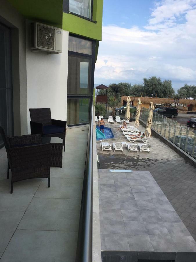 Umi Apartment Alezzi Resort Navodari Luaran gambar