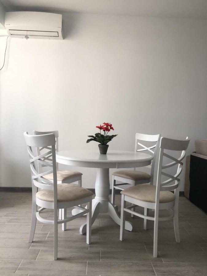 Umi Apartment Alezzi Resort Navodari Luaran gambar