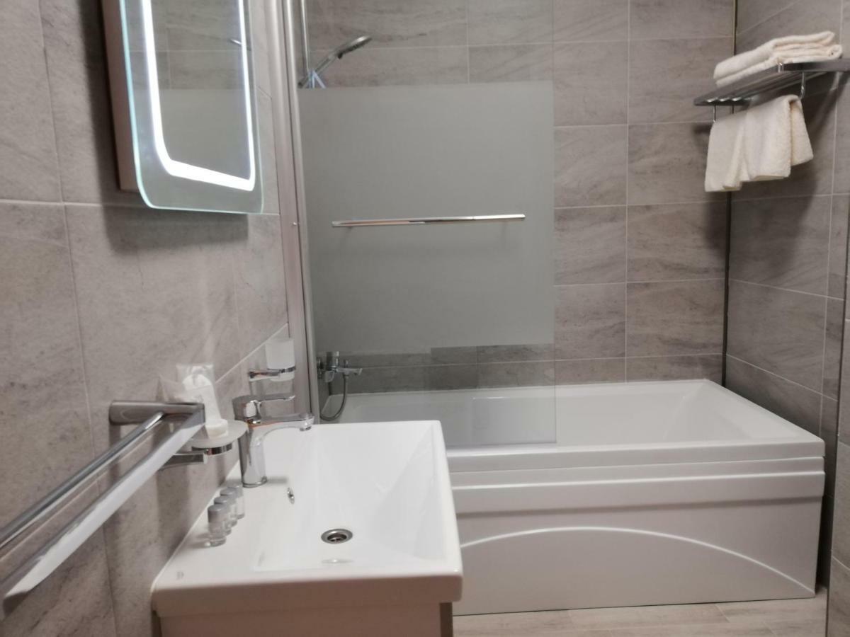 Umi Apartment Alezzi Resort Navodari Luaran gambar